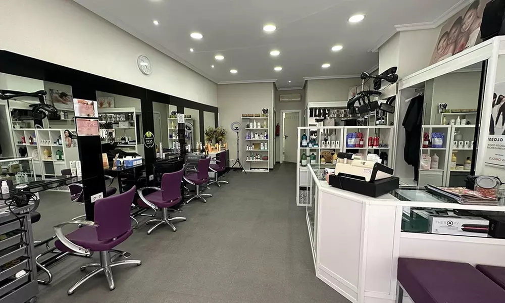 Peluquería con hidratación, peinado y opción a corte, color y más