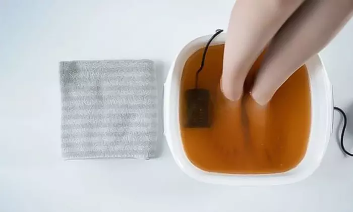 Enjoy a Foot Detox Spa Bath at DeMilo's House Of Nails with options for up to 31% off - Primary Image