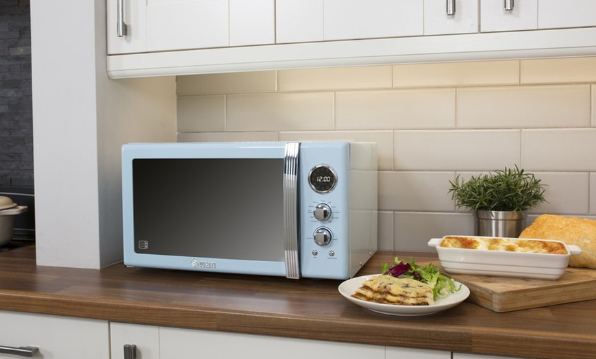 Image 3: Swan Retro Microwave and Grill