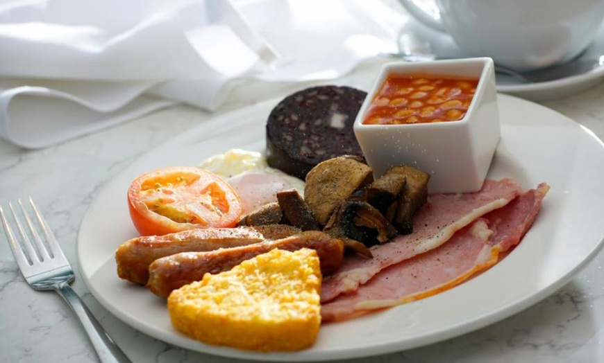 Image 8: Manchester: Double Room with Breakfast