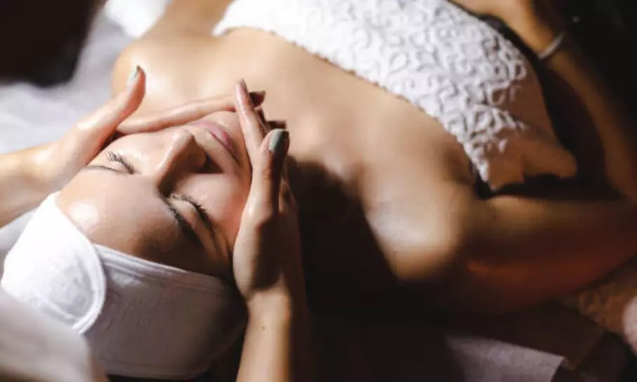 Limpieza facial exprés o profunda con alta frecuencia o radiofrecuencia en Eccentric - Primary Image