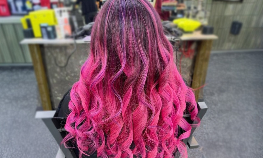 Image 5: Nouvelle couleur, nouveau style chez Edwige Coiffure