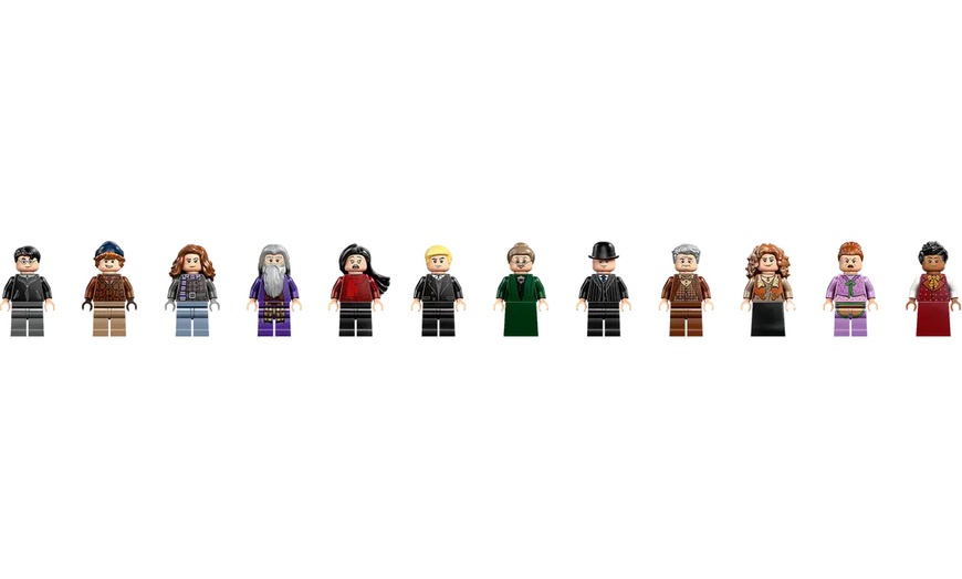 Image 4: LEGO Harry Potter 76457 Village of Hogsmeade Collector's Edition 