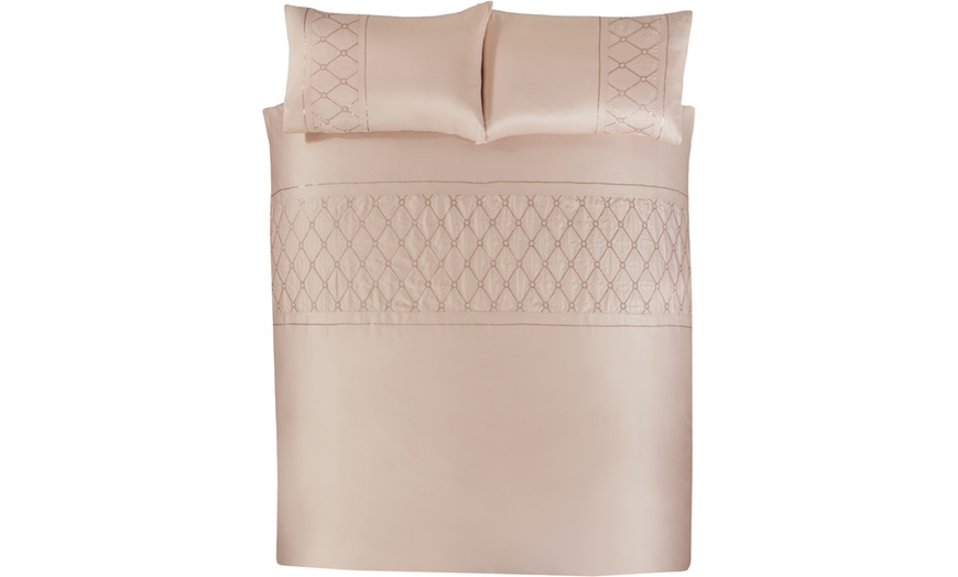 Image 5: Monaco Duvet Set