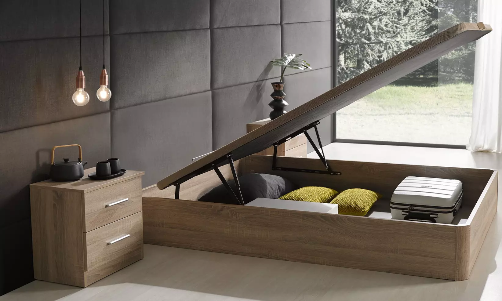 Canapé de madera con base tapizada