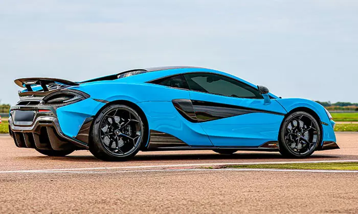 Vibrez au volant de votre bolide préféré : 2 tours de circuit