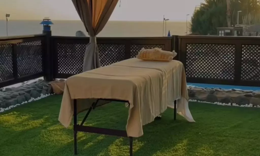 Masaje corporal relajante o con piedras calientes o ritual lomi lomi