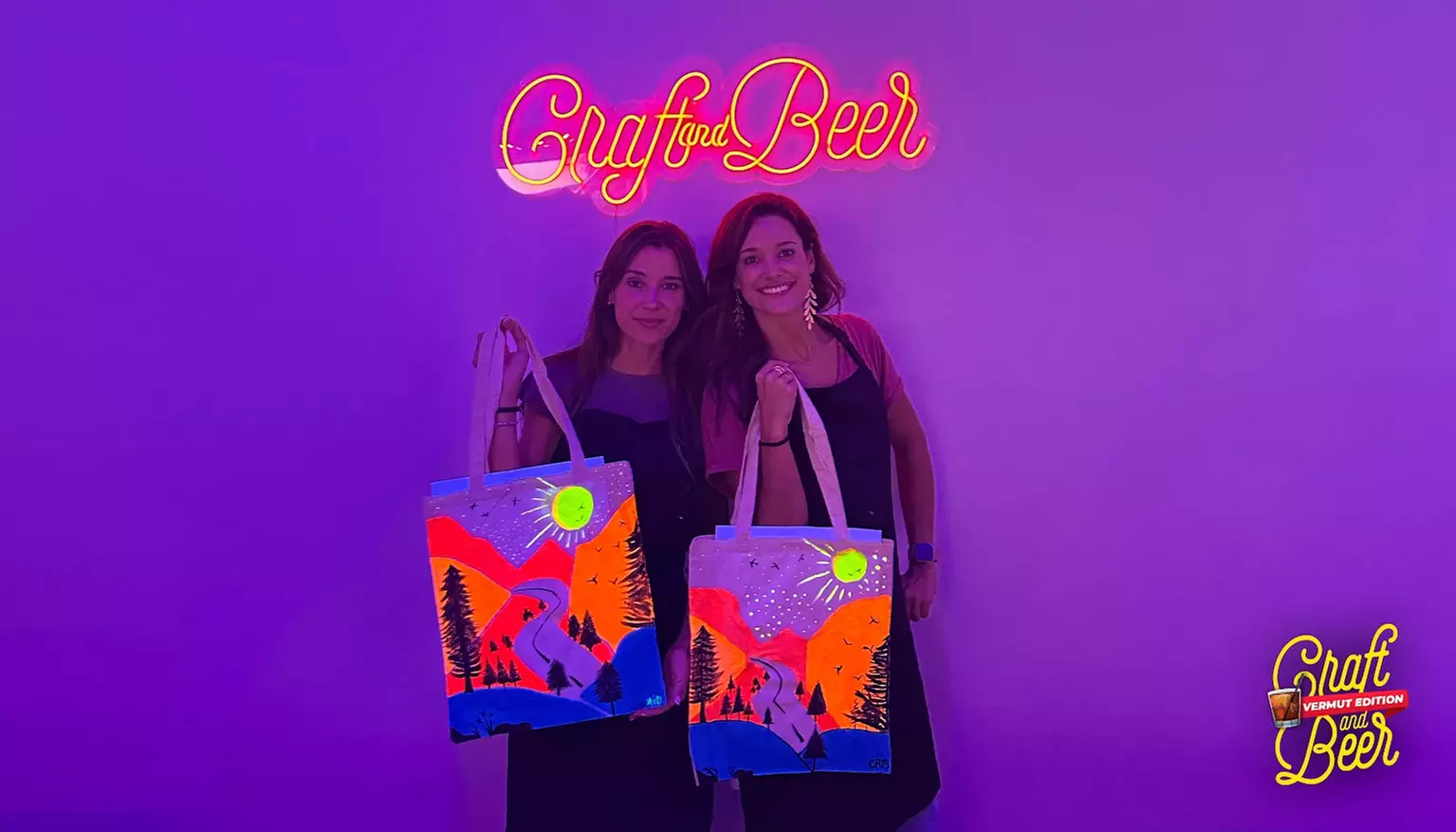 Pinta una totebag con vermú y cerveza en Malasaña para 1 o 2 personas