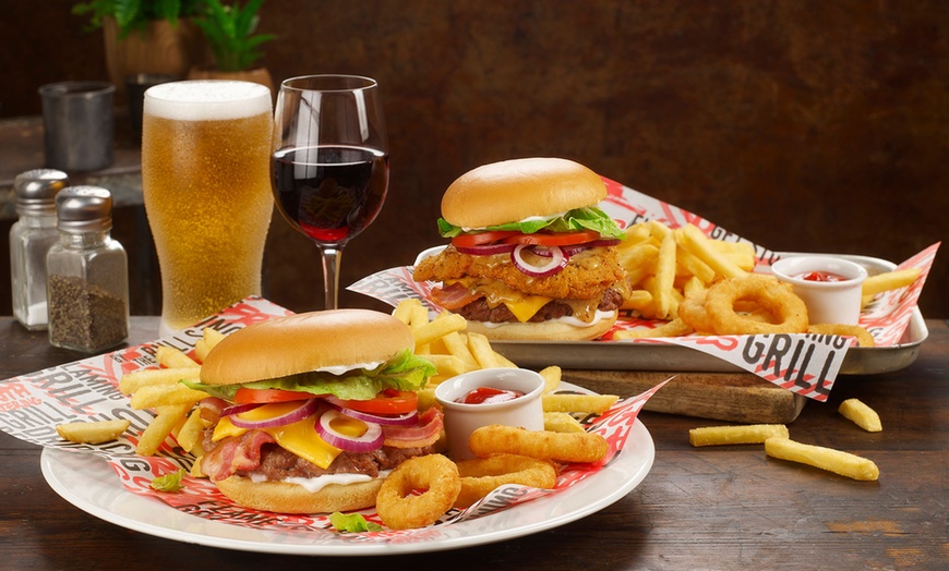 Image 3: Two Burgers and Two Drinks at Chase Inn in Kirkintilloch - Greene King