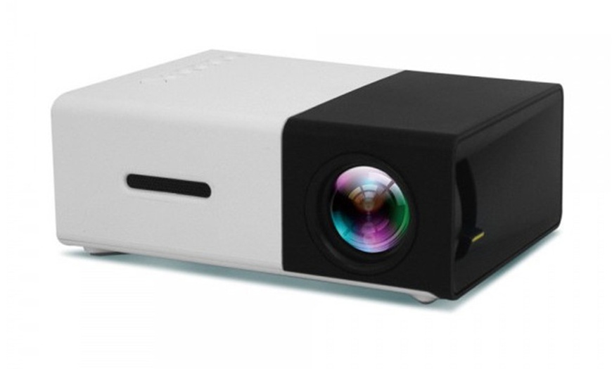 Image 2: YG-300 Mini Portable Projector