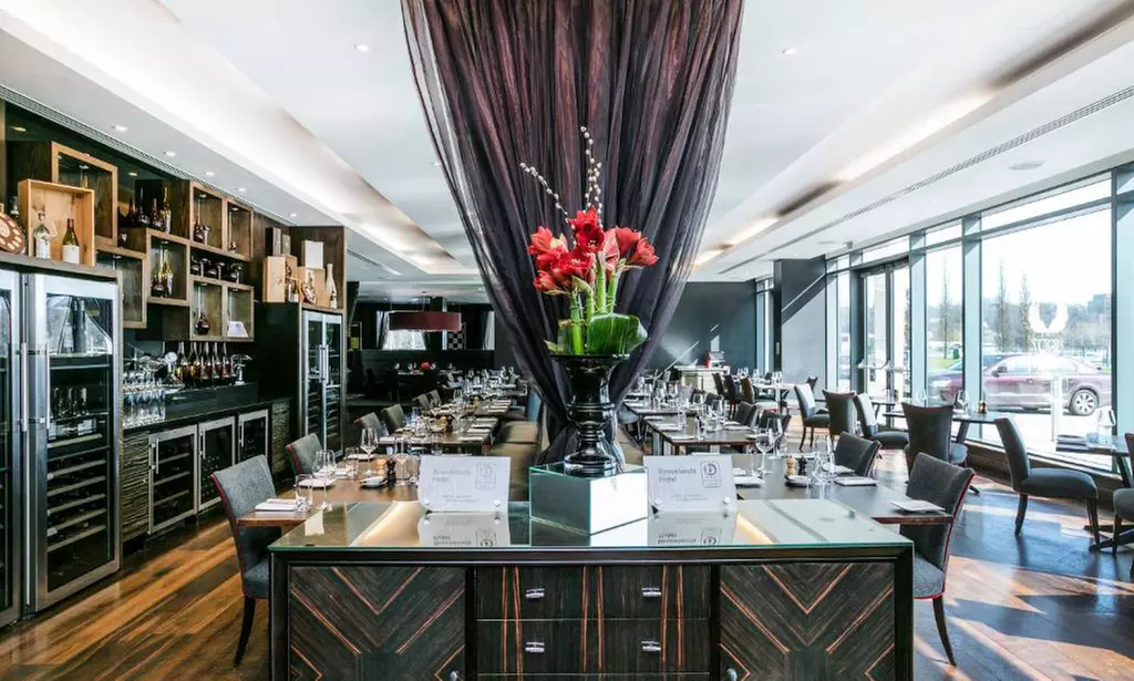 Surrey: Trackside 4* Spa break with Breakfast, Dinner, Prosecco