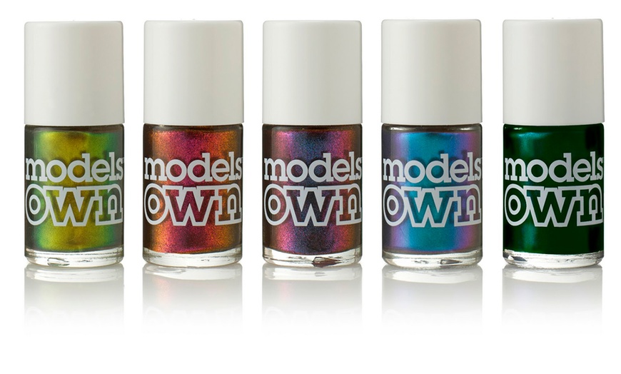 Image 3: Four-Piece Nail Varnish Set