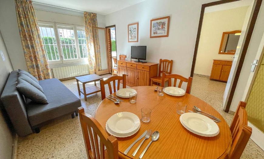 Image 4: Tarragona: 2 o 4 noches en apartamento para hasta 6 personas