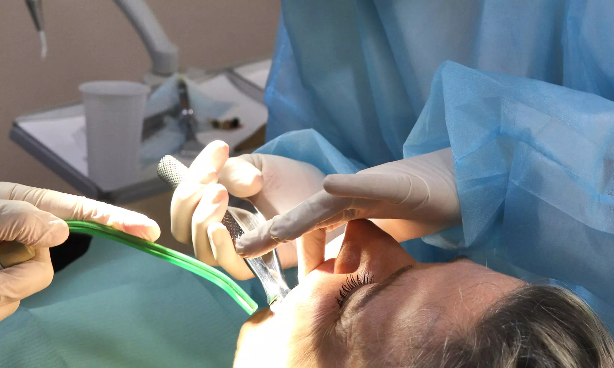 Limpieza dental con revisión, ortopantomografía, pulido y fluorización