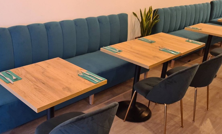 Image 2: Menú italiano con entrantes, principales, postres y bebidas 