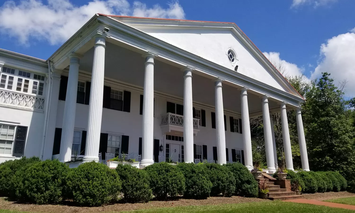 1- or 2-Night Stay for Two with Vineyard Passes at Historic Rosemont Manor in Berryville, VA. Combine Multiple Nights. - Primary Image