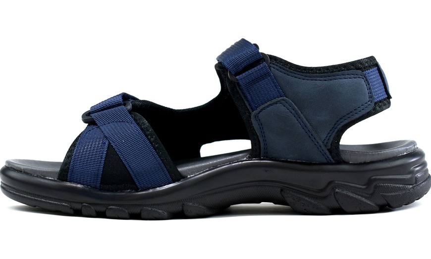 Image 8: Men's Lightweight Sandals