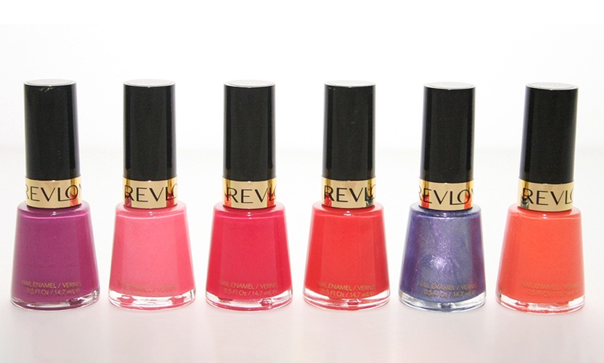 Image 13: Four-Piece Nail Varnish Set