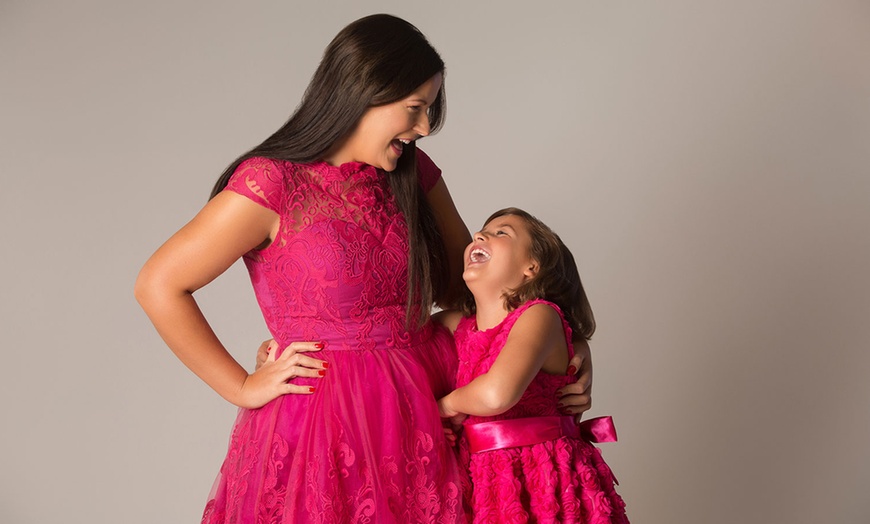 Image 11: Mother and Daughter Photoshoot