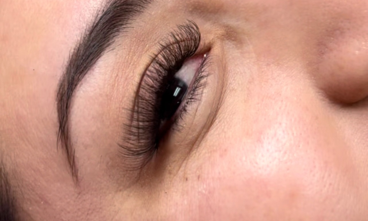 Enhance Your Look with Classic/ Hybrid or Volume Eyelash Extensions