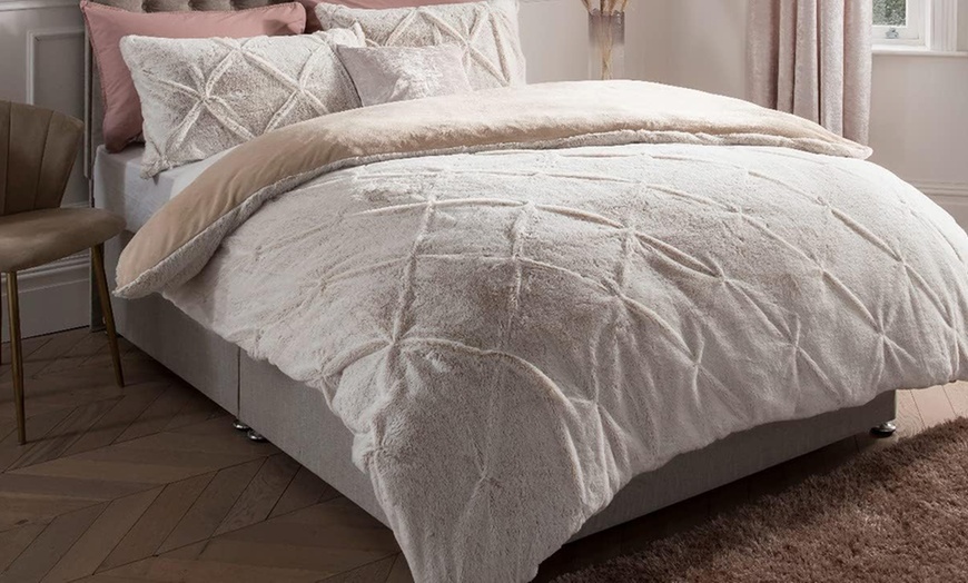 Image 8: Rouched Faux Fur Duvet Set