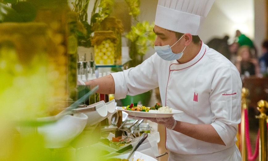 Image 8: 5* Iftar Buffet with Drinks: Child (AED 75), Adult (AED 119)