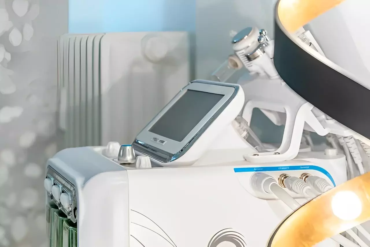 Augenbrauen- & Wimpern färben inkl. korrektur