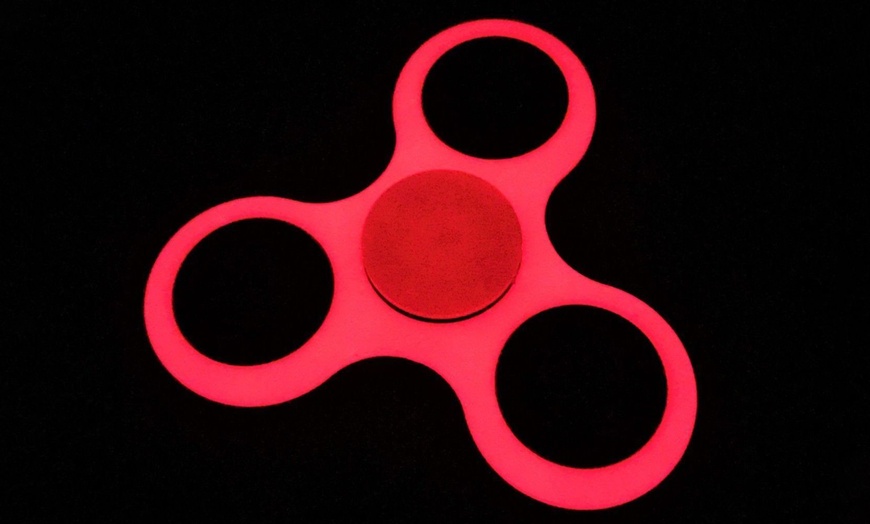 Image 5: Glow in the dark Spinners