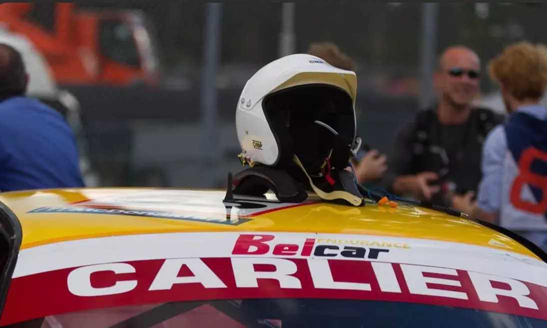 Tours de circuit en voiture de course avec Carlier Racing
