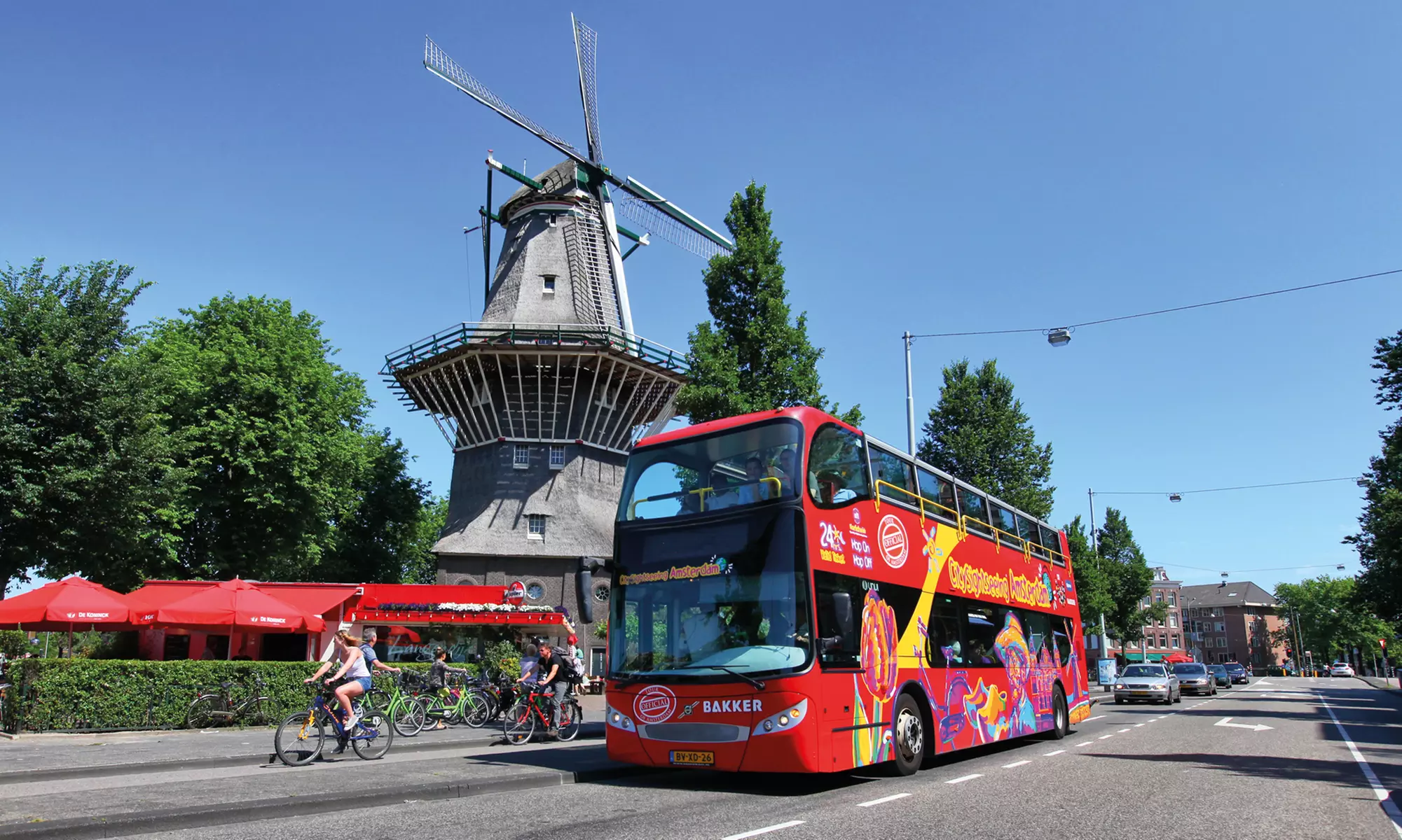 Verken Amsterdam met een 24-uurs Hop-on hop-off bus- en bootticket