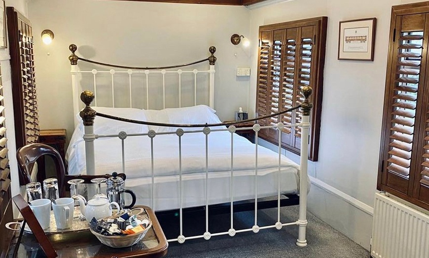 Image 4: West Sussex: 4* Pullman Carriage Double Room Stay with Breakfast