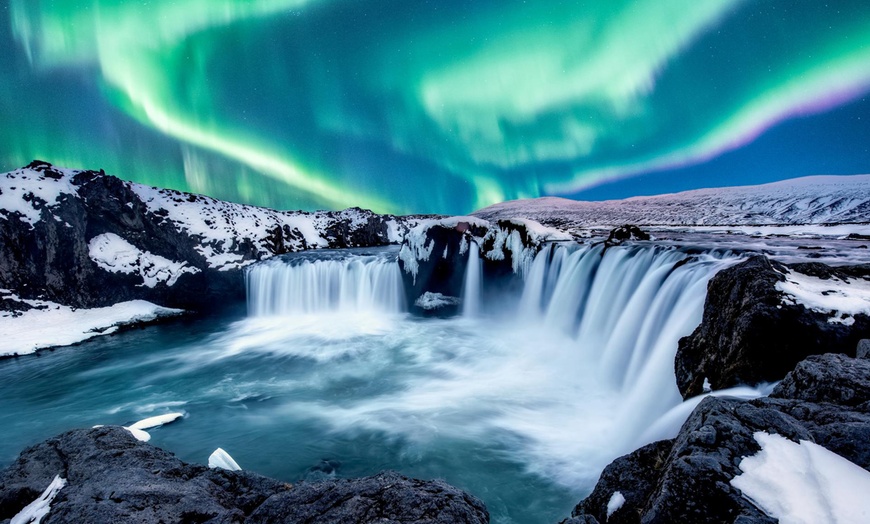 Image 1: ✈ Iceland: 2 to 4 Nights with Northern Lights Tour