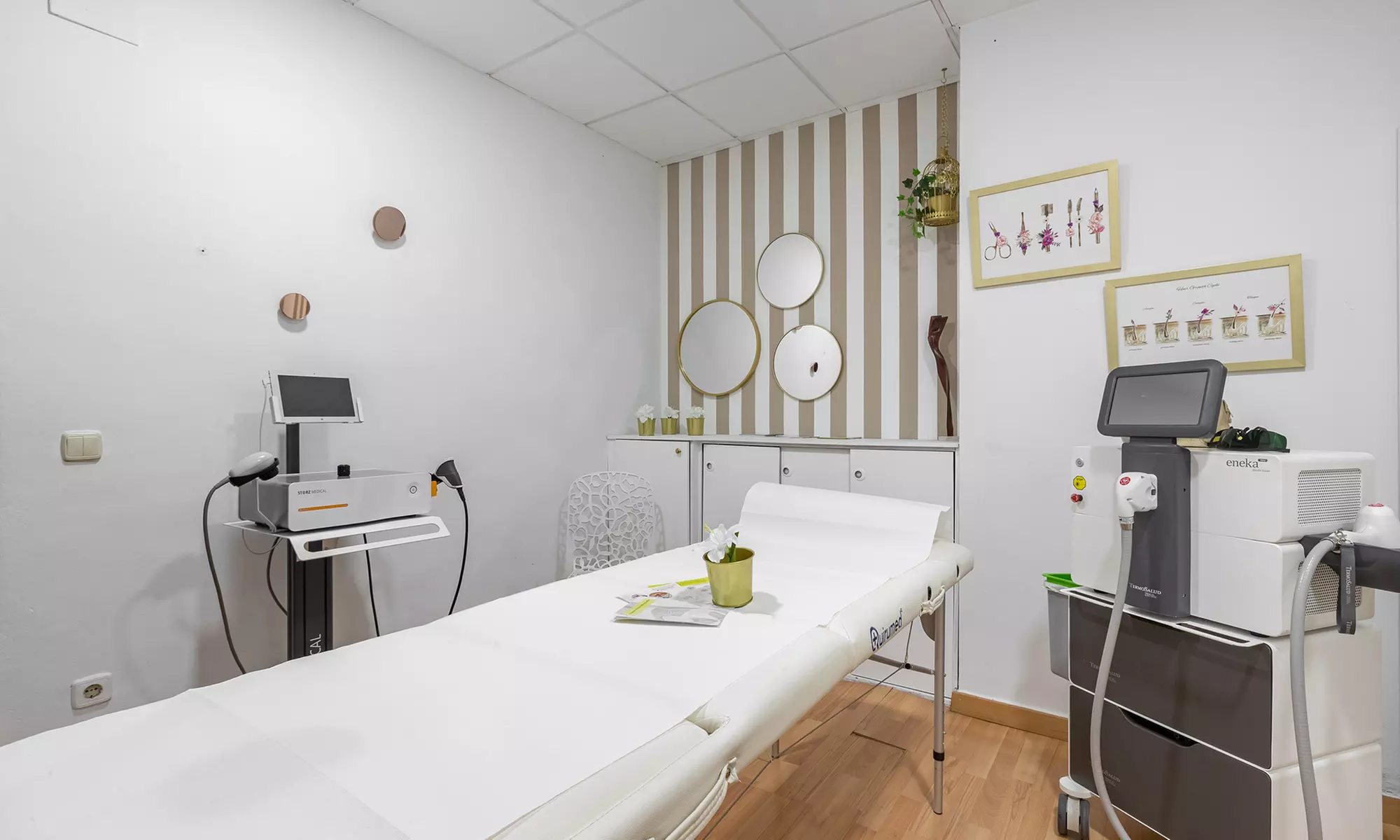 Limpieza facial con biofotónica y opción a peeling químico en Alicia Baeza Estética Evolutiva - Primary Image