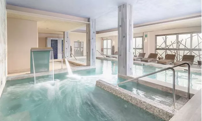 Circuito de spa con masaje relax o terapéutico y opción a Cava