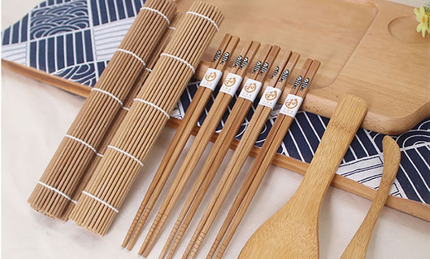 Image 3: Bamboo Sushi Making Kit