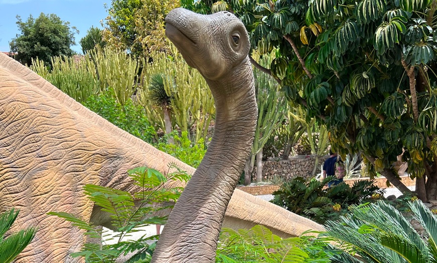 Image 3: Entrada al DinoPark Algar para toda la familia