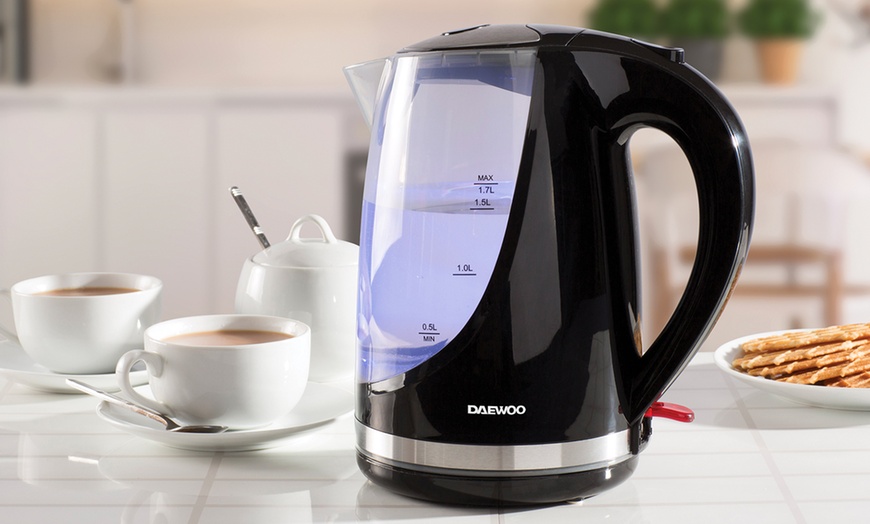 Image 7: Daewoo Colour-Changing Kettle