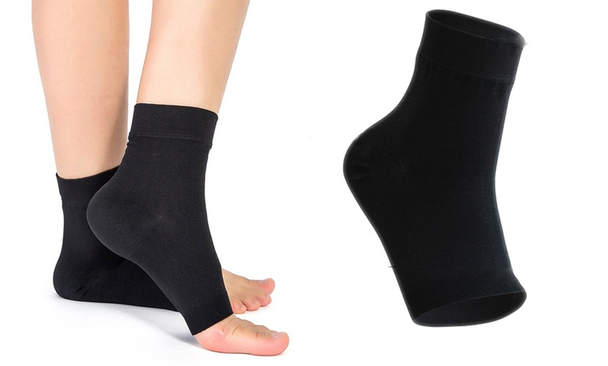 Image 3: Plantar Fasciitis Socks