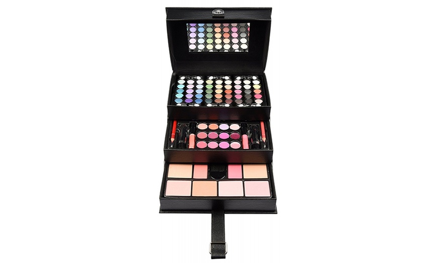 Image 18: Urban Beauty Cosmetics Sets