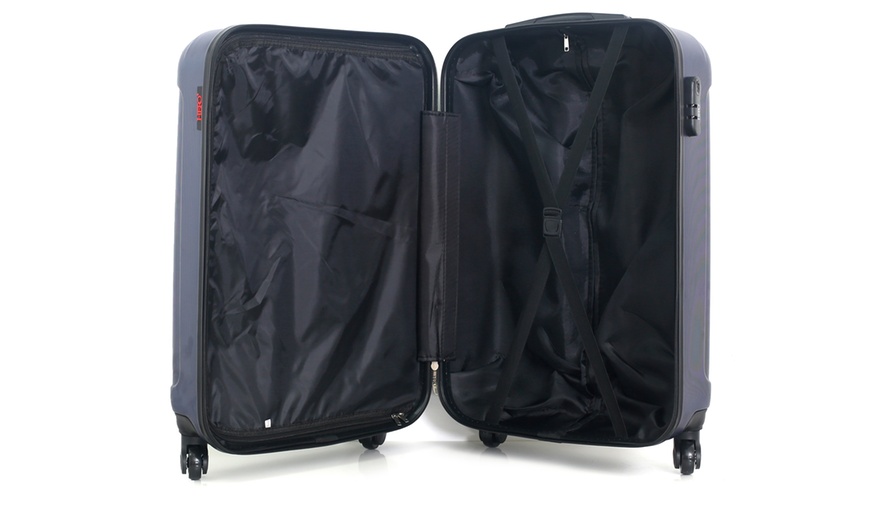 Image 8: Weekend Luggage