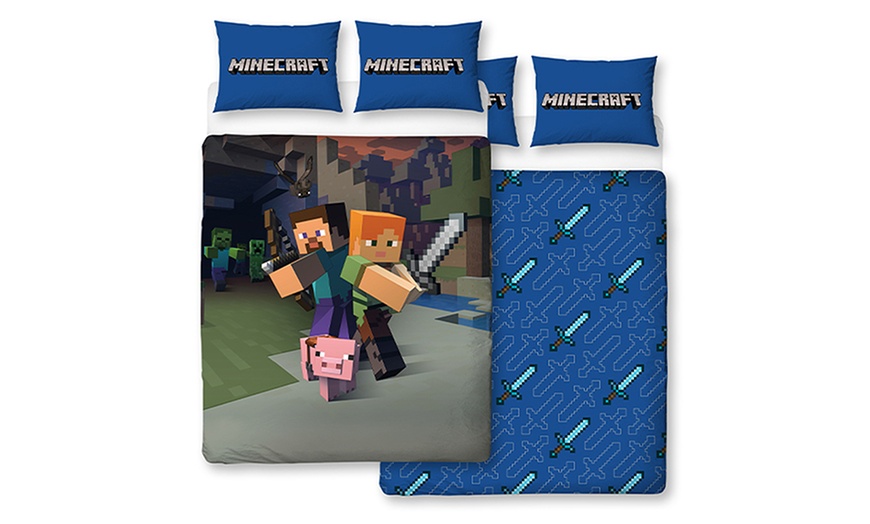 Image 4: Official Minecraft Reversible Duvet Set