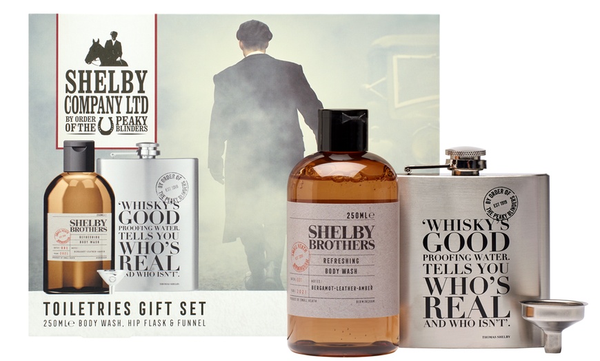 Image 6: Peaky Blinders-Themed Gift Set