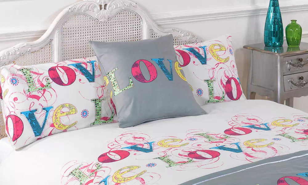 5-Piece Contemporary Duvet Set in Choice of Colour and Size from £14.99 (Up to 64% Off) - Primary Image