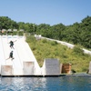 Image 6: Glissades, rires et soleil : vivez l’expérience Grand Bleu WakePark !