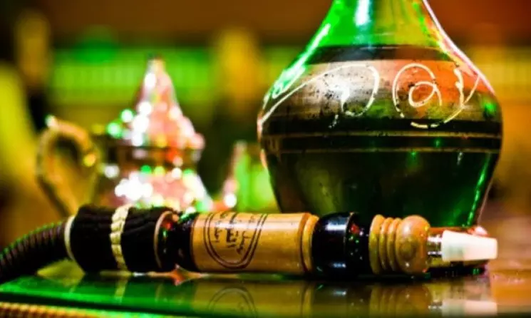 Copas o cócteles y cachimba para compartir en Click Music New Bar