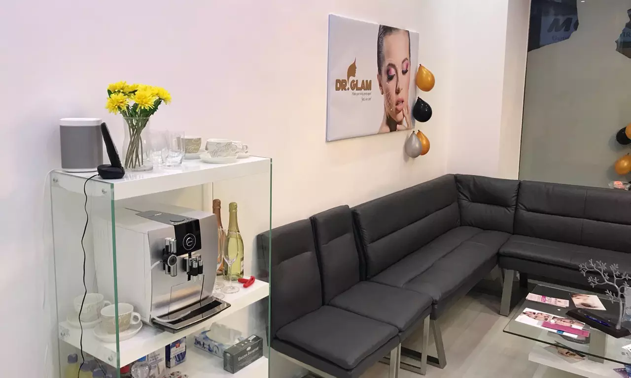 Kryolipolyse-Behandlung für gezielte Fettreduktion ohne Operation