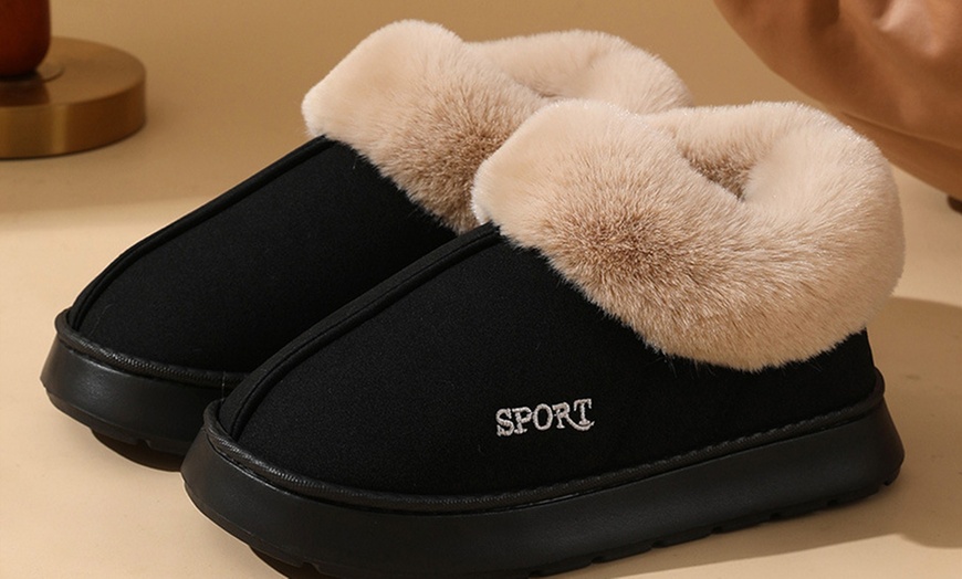 Image 1: Padded furry non-slip shoes