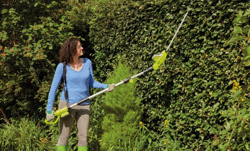 Image 5: Garden Gear Telescopic or Extendable Hedge Trimmers