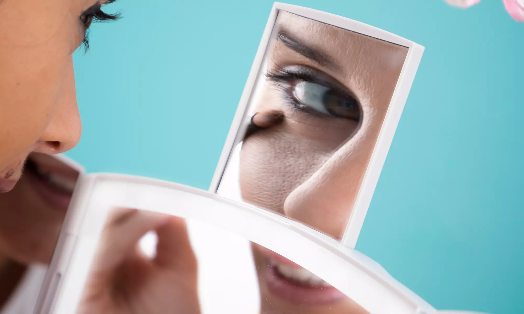 InnovaGoods LED Vergrößerungsspielgel oder klappbarer LED-Spiegel