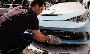 Außenwäsche optional mit Nano-Glasversiegelung oder Hochglanz-Politur bei Excase (bis zu 76% sparen*)